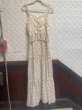 Vintage 70s Floral Tiered Maxi Dress with Lace